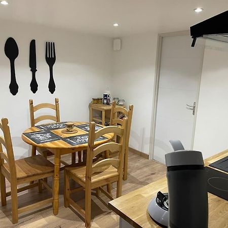 Appart 2 Pieces 35M2,Centre Ville, Parking Gratuit Bourges Luaran gambar