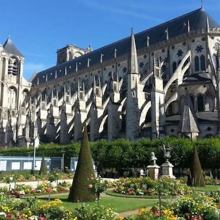 Appart 2 Pieces 35M2,Centre Ville, Parking Gratuit Bourges Luaran gambar