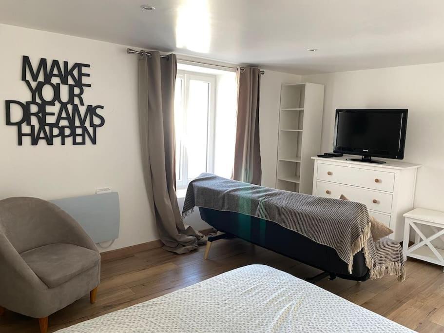 Appart 2 Pieces 35M2,Centre Ville, Parking Gratuit Bourges Luaran gambar