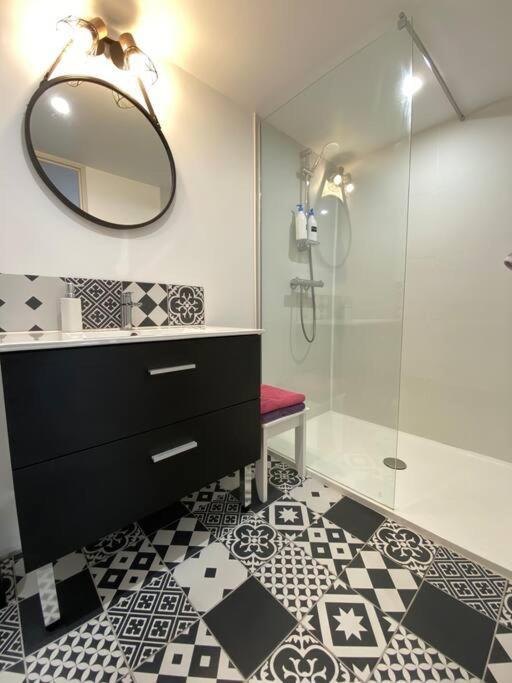 Appart 2 Pieces 35M2,Centre Ville, Parking Gratuit Bourges Luaran gambar