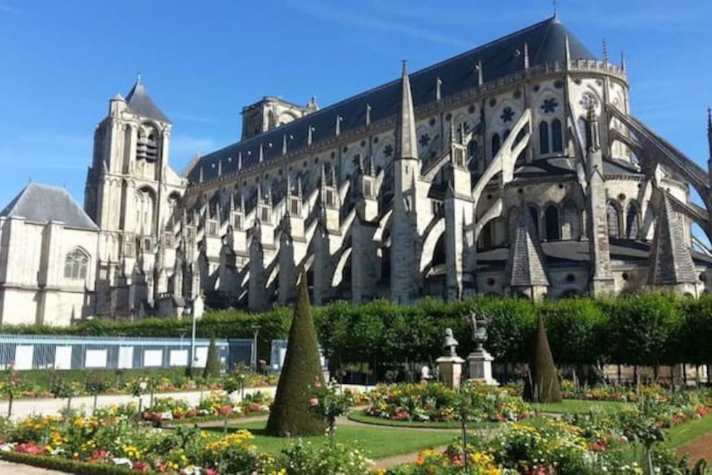 Appart 2 Pieces 35M2,Centre Ville, Parking Gratuit Bourges Luaran gambar